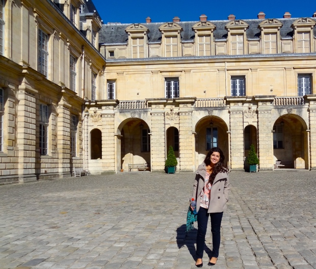 being a lovely lady and exploring a french palace in the countryside 